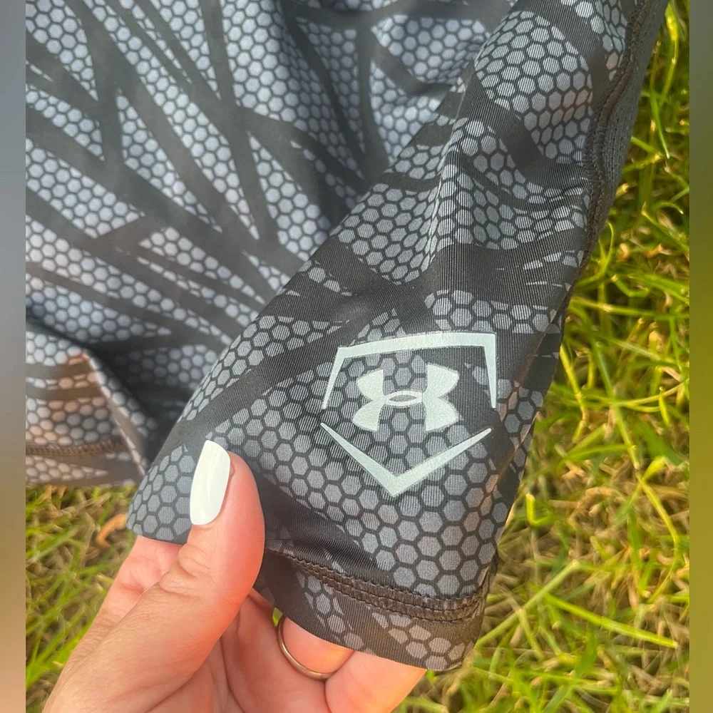 Baseball Chest Protector Under Armour Black Sleeveless Compression Shirt Boys S